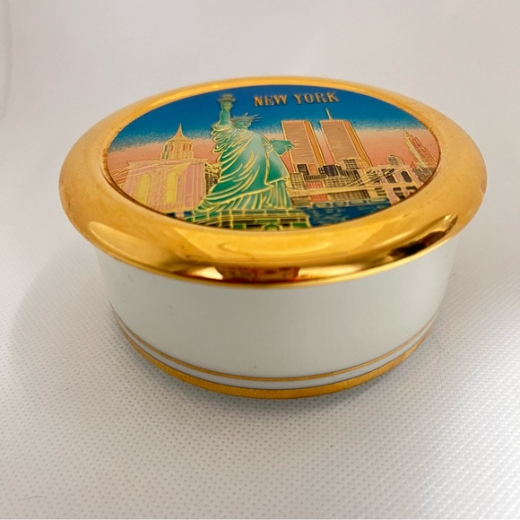 Porcelain 3" Chokin Trinket Box 24K Gold Trim NY Twin Towers Statue of Liberty - Picture 3 of 9